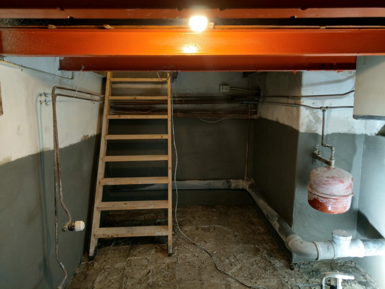 Lekke kelder? Kelder onder water? Bel water in mijn kelder